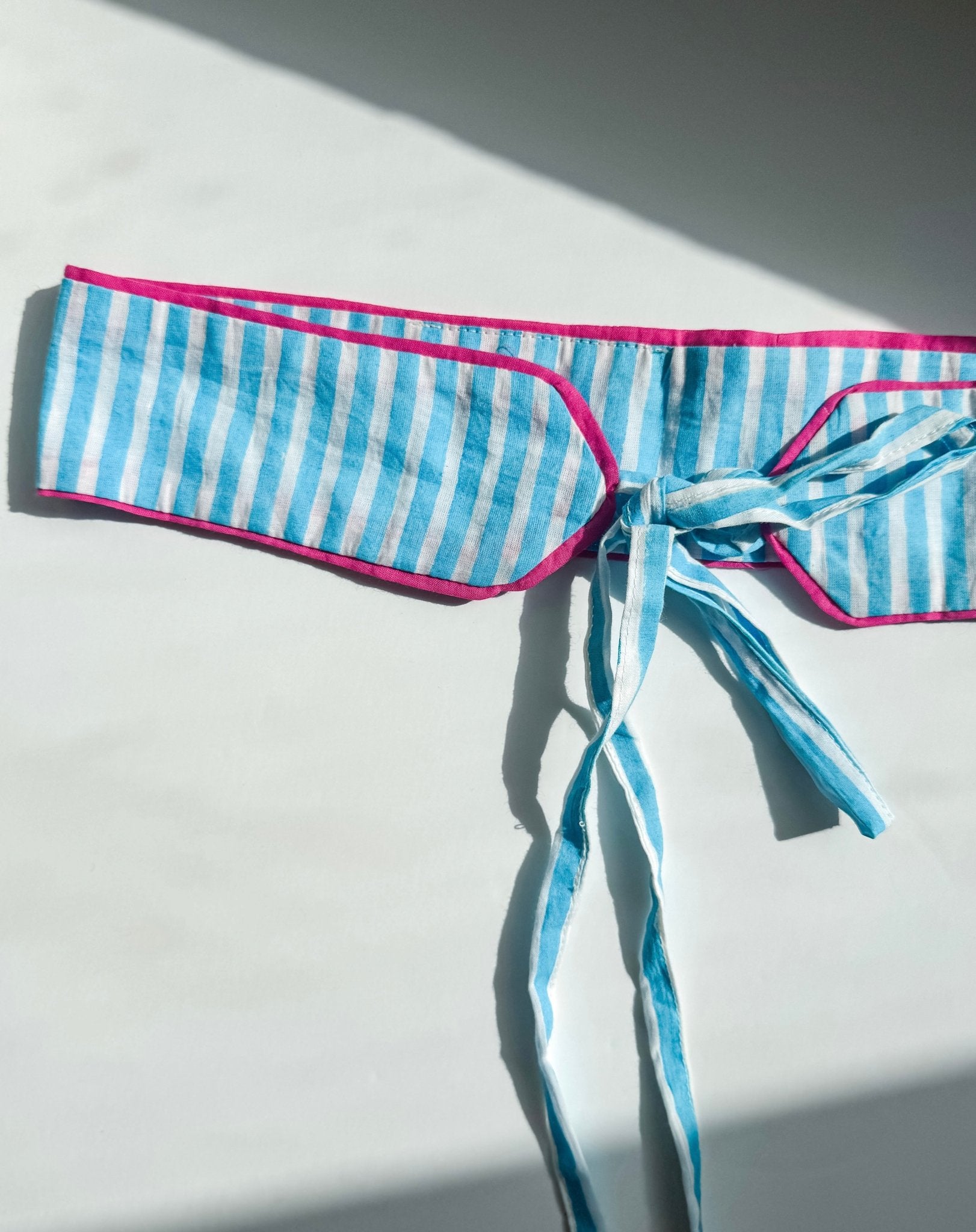 The Caroline Belt - Bombaby