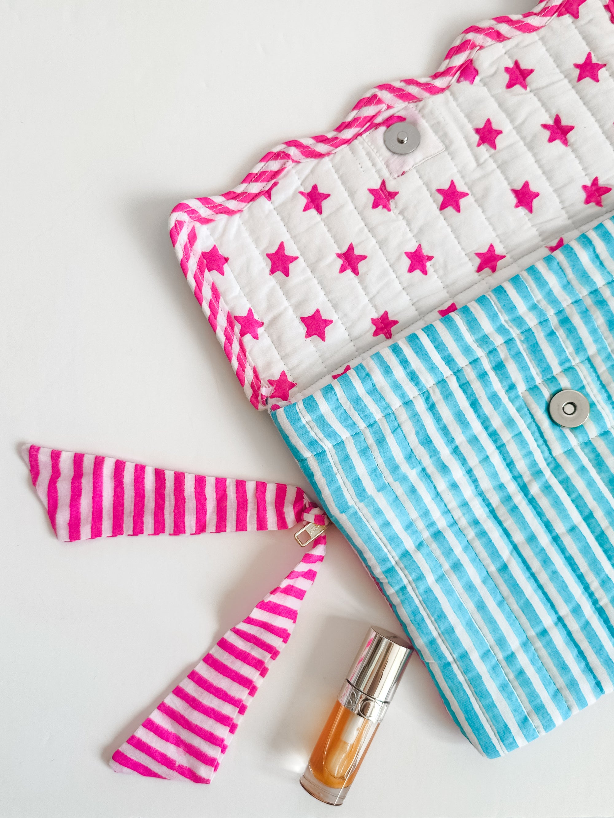 Jet Set Travel Wallet