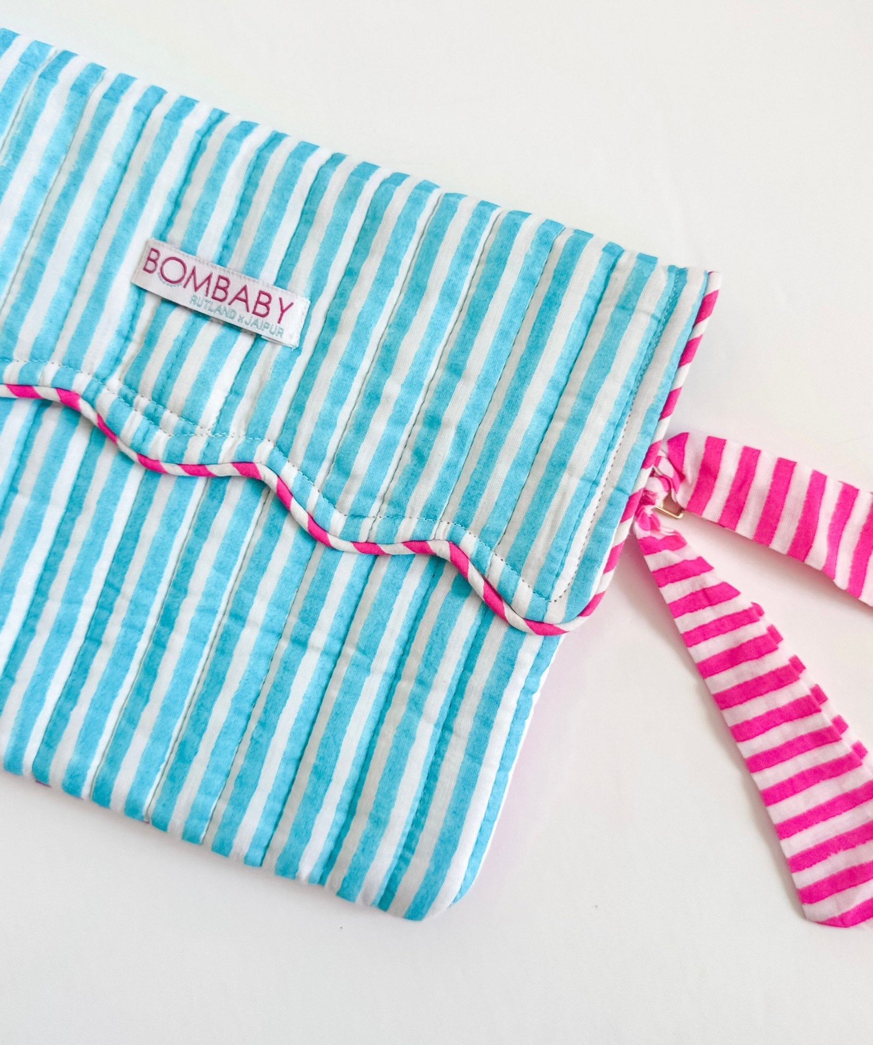 Jet Set Travel Wallet - Bombaby