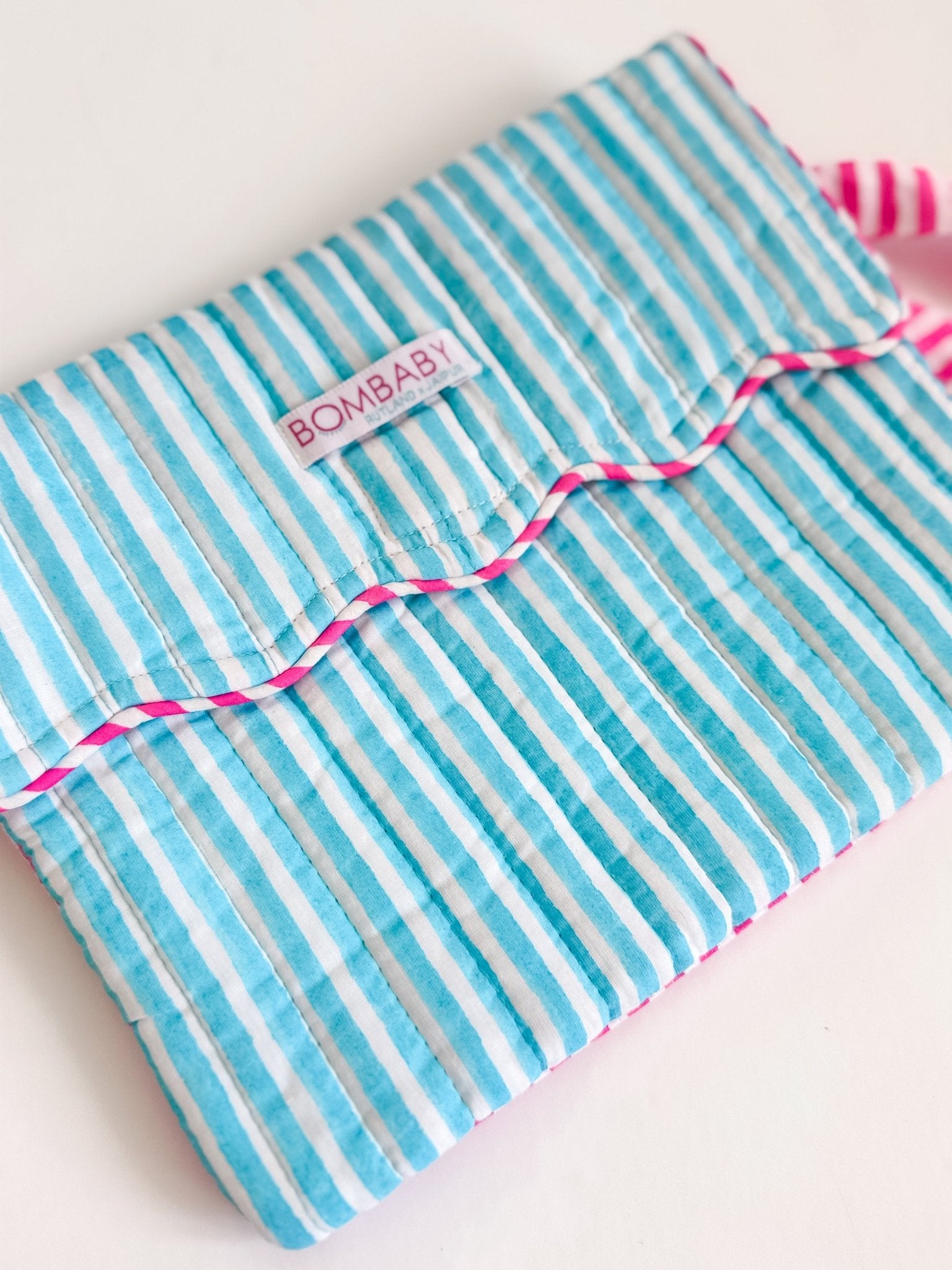 Jet Set Travel Wallet - Bombaby