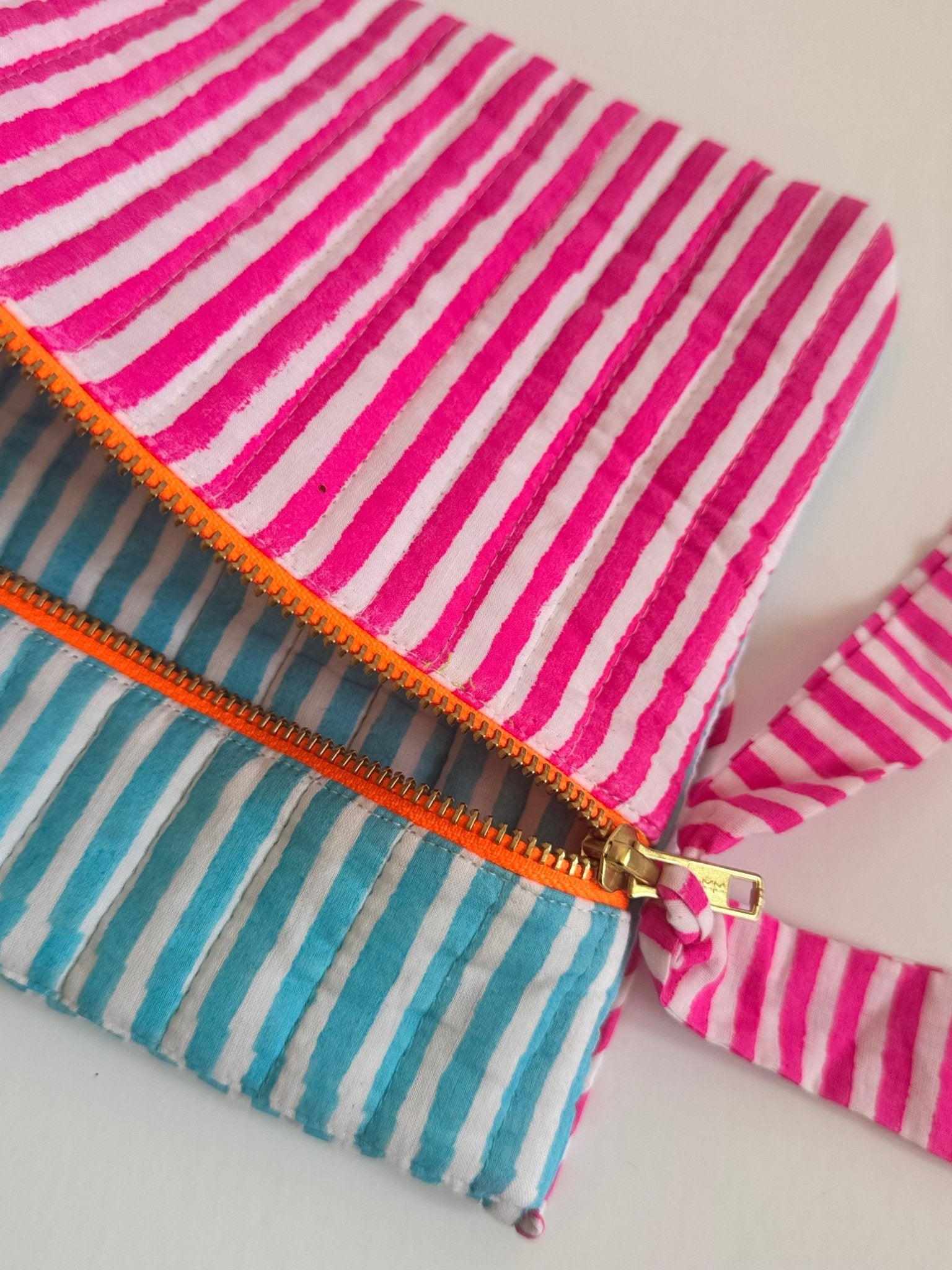 Jet Set Travel Wallet - Bombaby