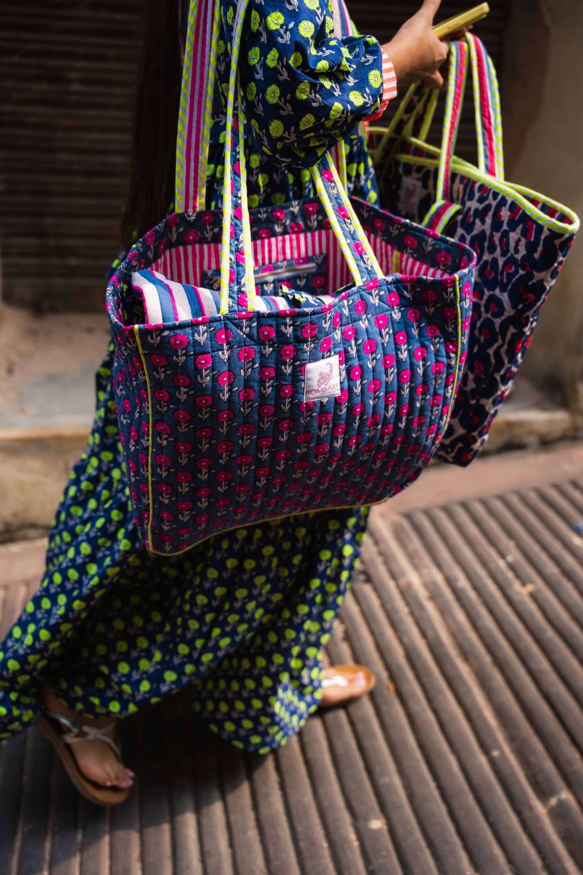 Oversized Quilted Tote Bag | Neon Pink Floral - Bombaby