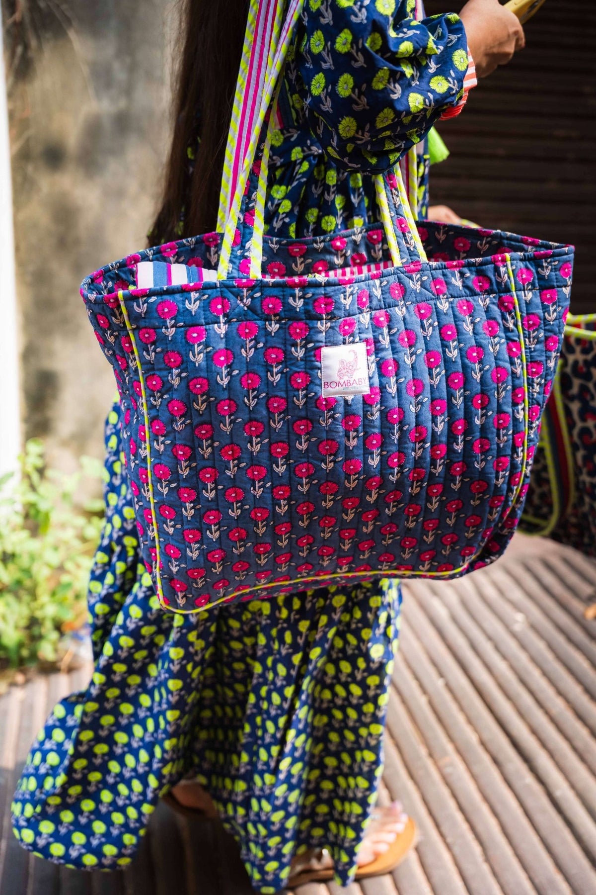 Oversized Quilted Tote Bag | Neon Pink Floral - Bombaby