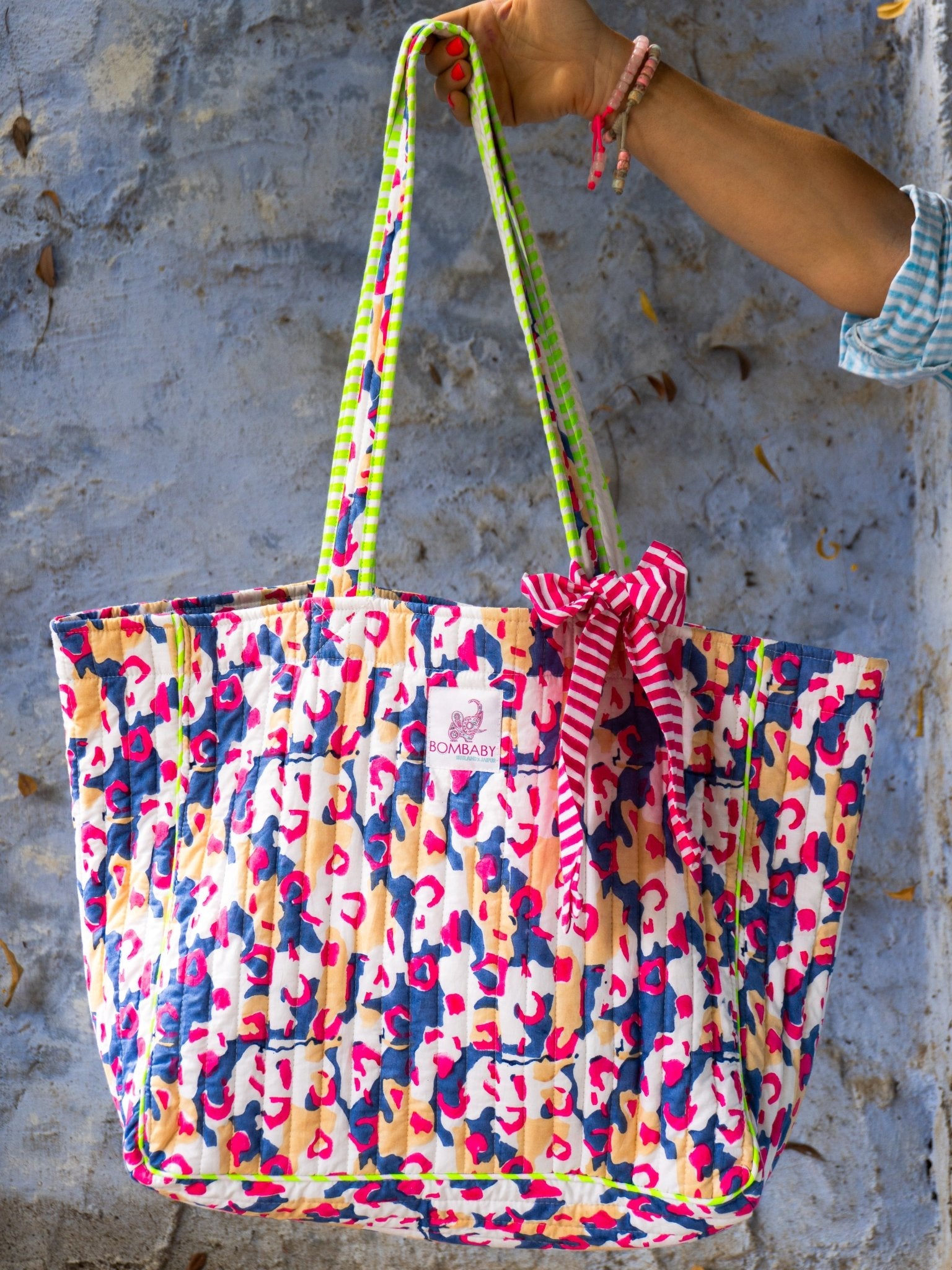 Quilted Tote Bag | Rebel Camo (Pink Mirage) - Bombaby