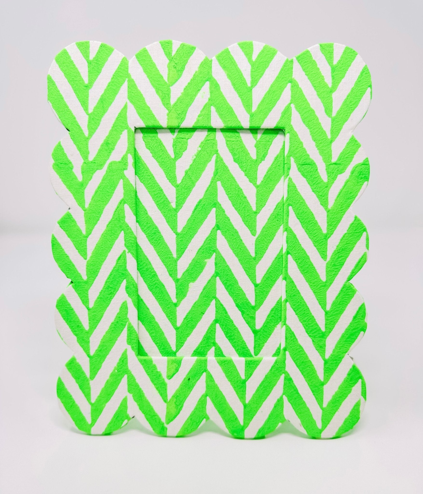 Scallop Photo Frame | Neon Green - Bombaby