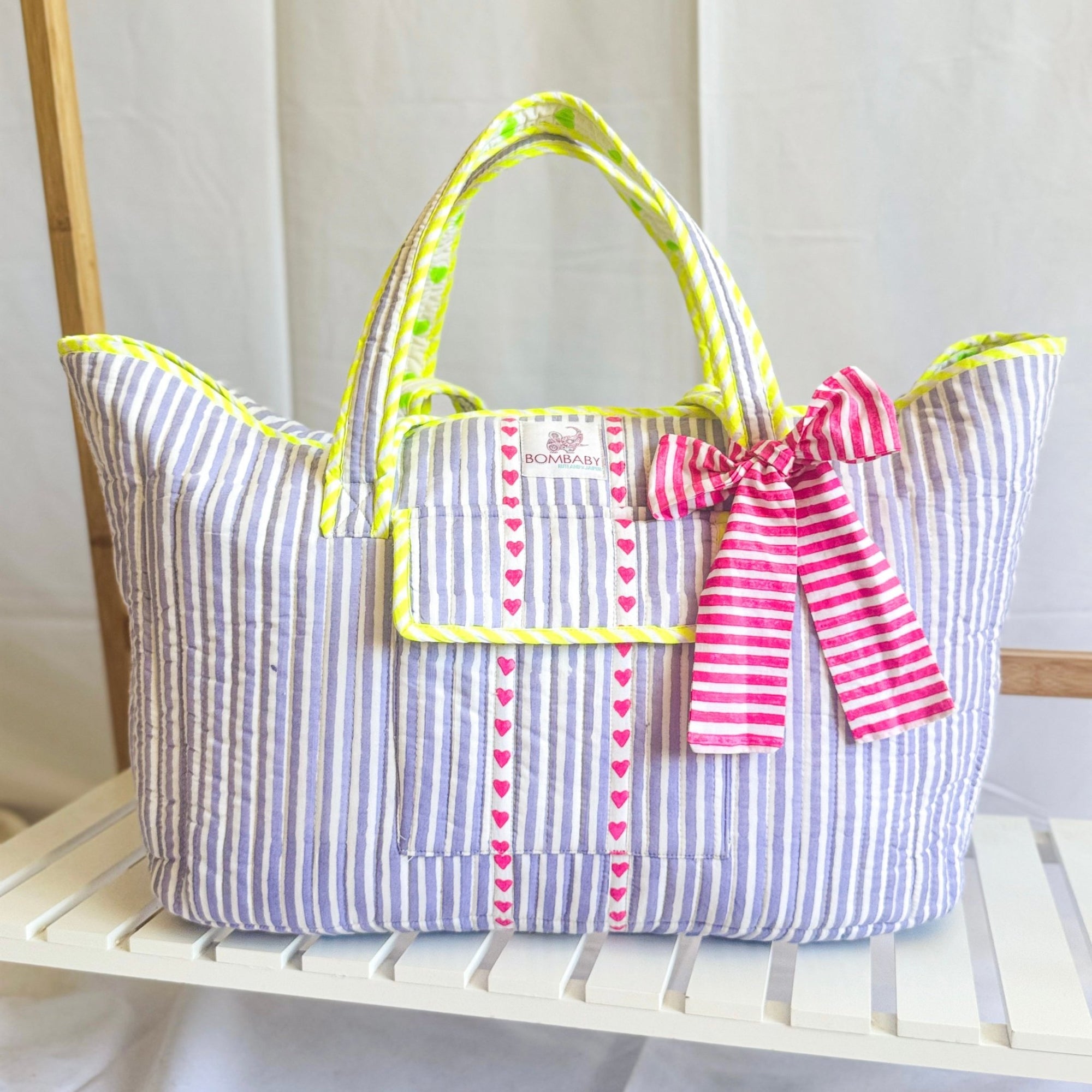 The Travel Tote | Love Hearts - Bombaby