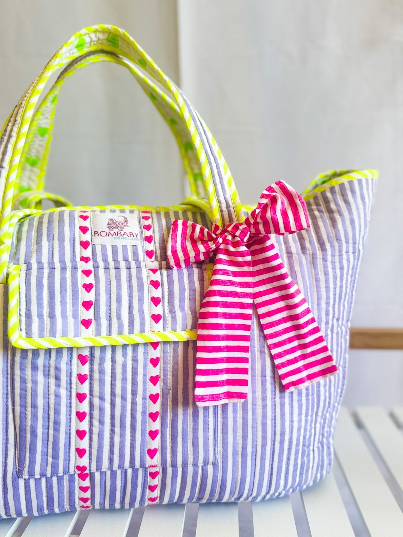 The Travel Tote | Love Hearts - Bombaby