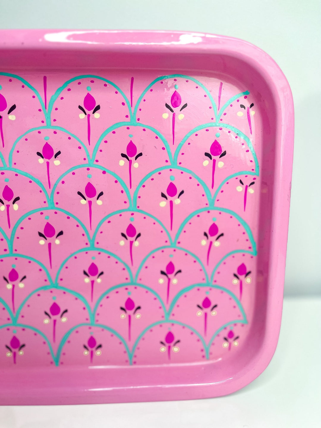 Enamel Tray | Pretty Pink Scallops - Bombaby