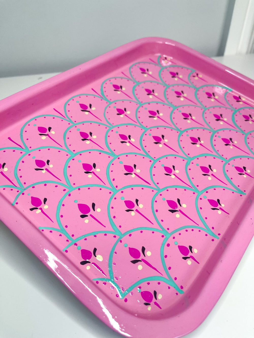 Enamel Tray | Pretty Pink Scallops - Bombaby