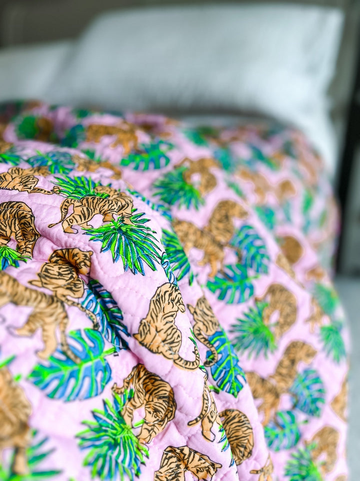 Handmade Block Print Scallop Bedspread | Pink Tiger - Bombaby