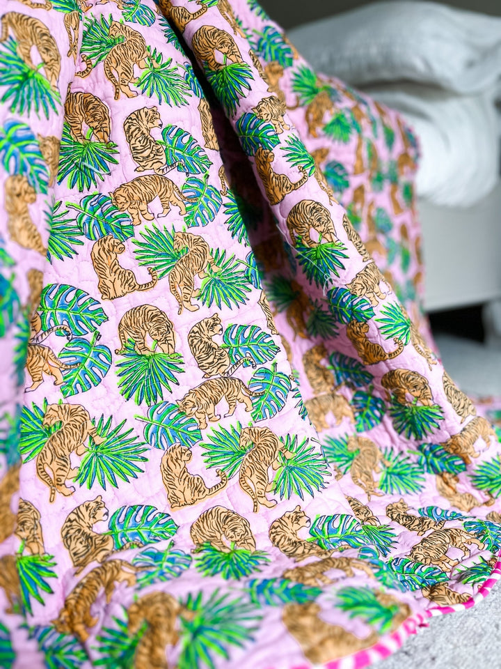 Handmade Block Print Scallop Bedspread | Pink Tiger - Bombaby