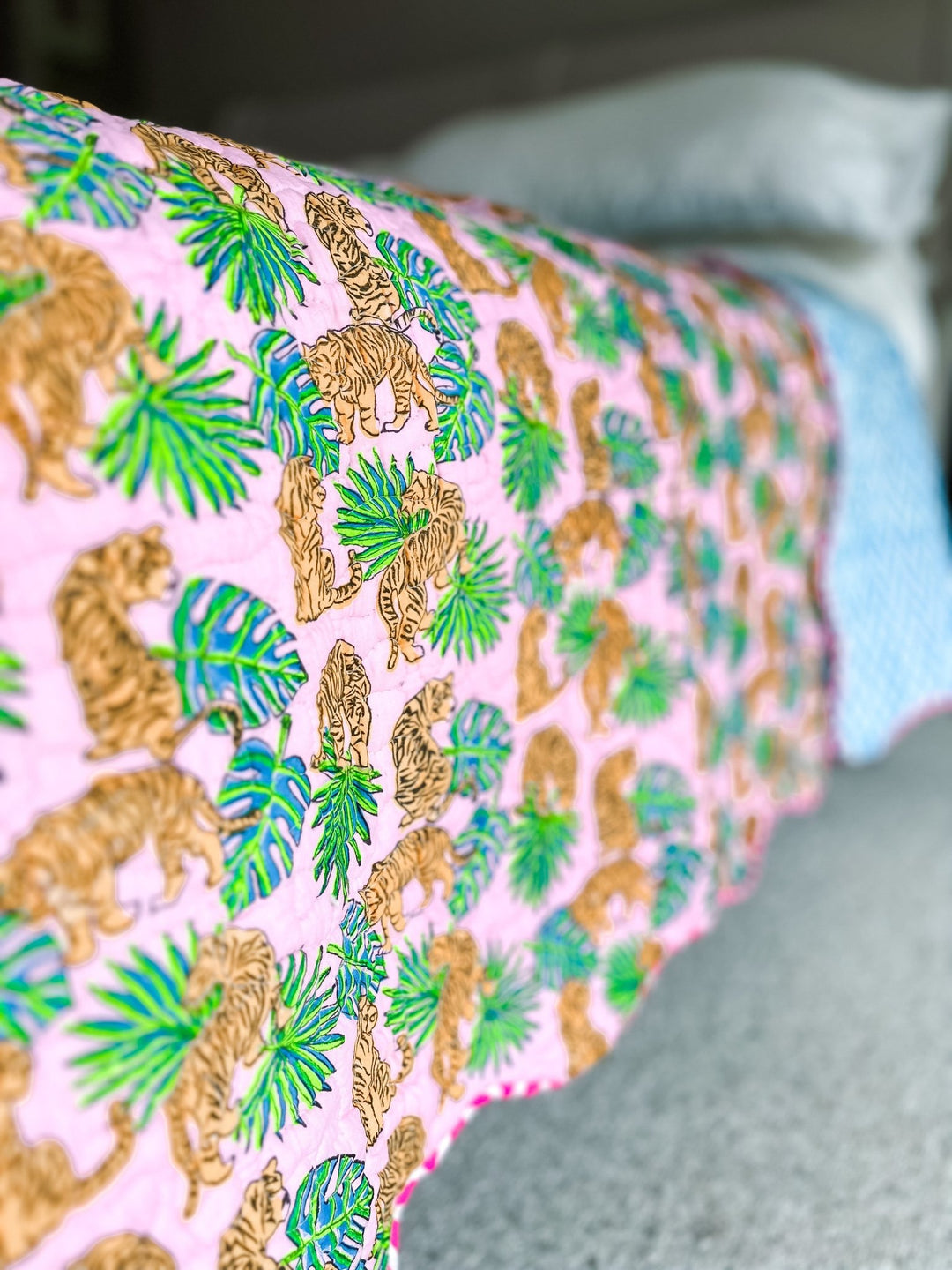 Handmade Block Print Scallop Bedspread | Pink Tiger - Bombaby