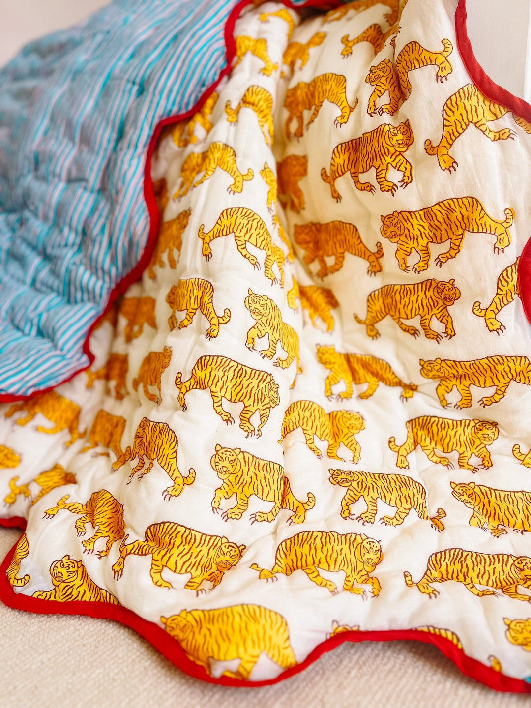 Handmade Scallop Standard Quilt | Indian Tiger - Bombaby