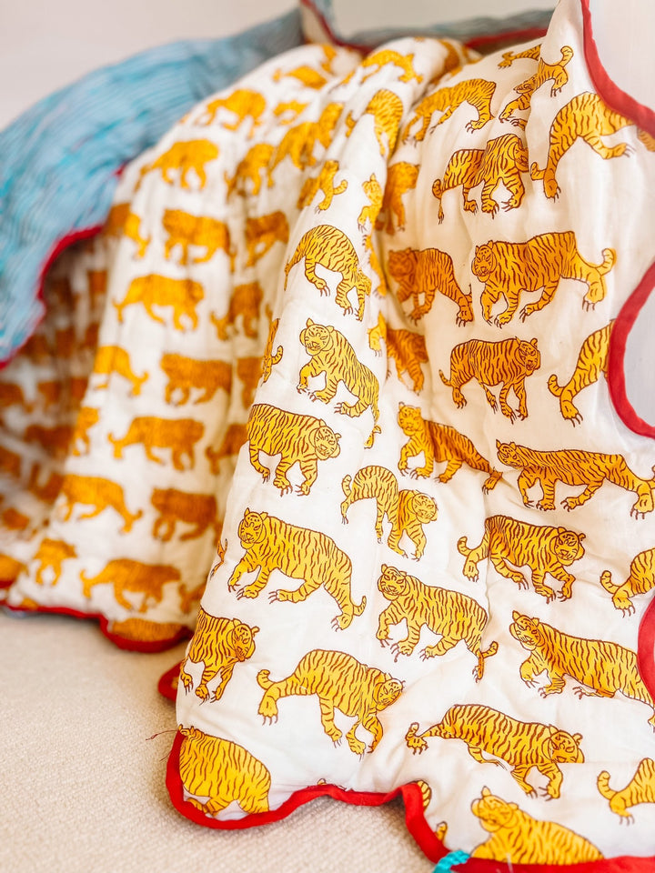 Handmade Scallop Standard Quilt | Indian Tiger - Bombaby